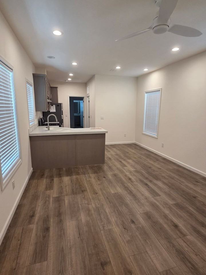 20140 Sturgis Rd - Photo 4 of 16