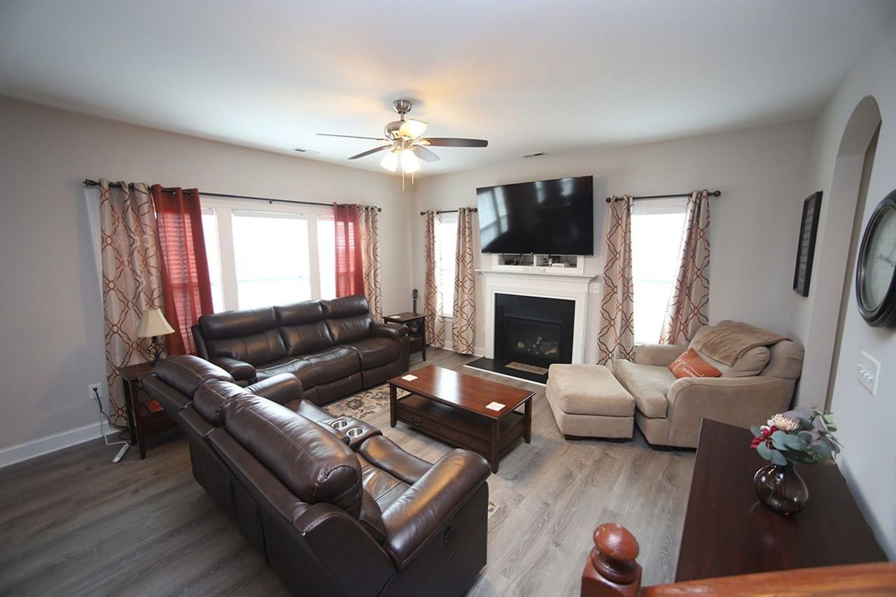 709 Lone Pine Loop - Photo 4 of 22