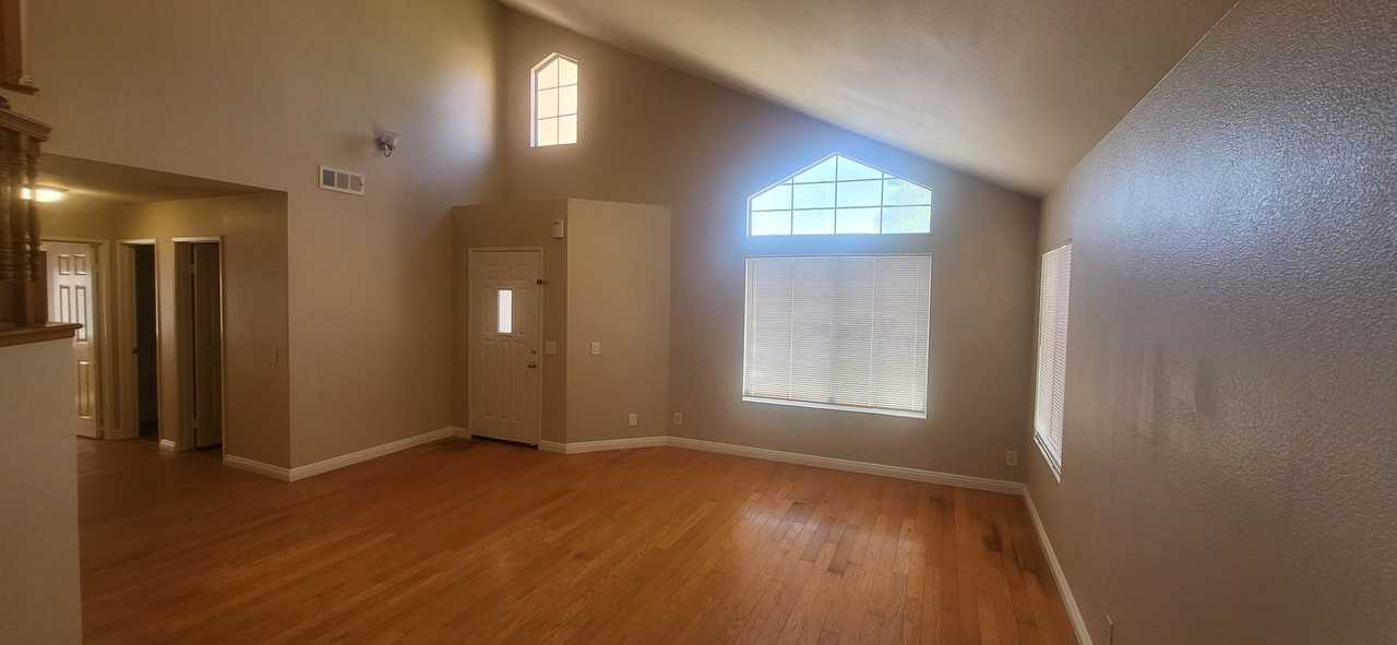 2057 Rosemary Ct - Photo 3 of 28
