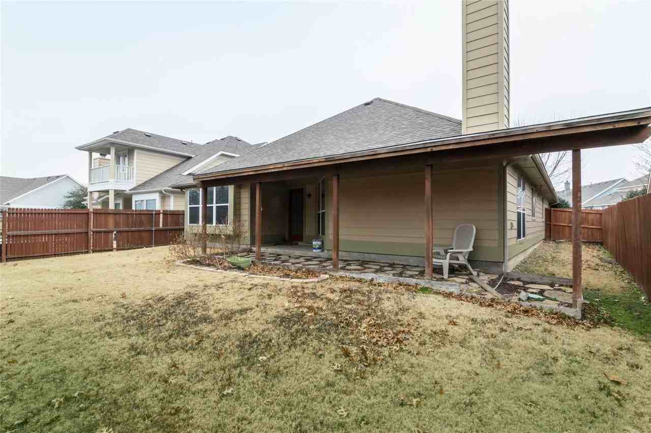 1413 Lacewing Dr - Photo 4 of 12