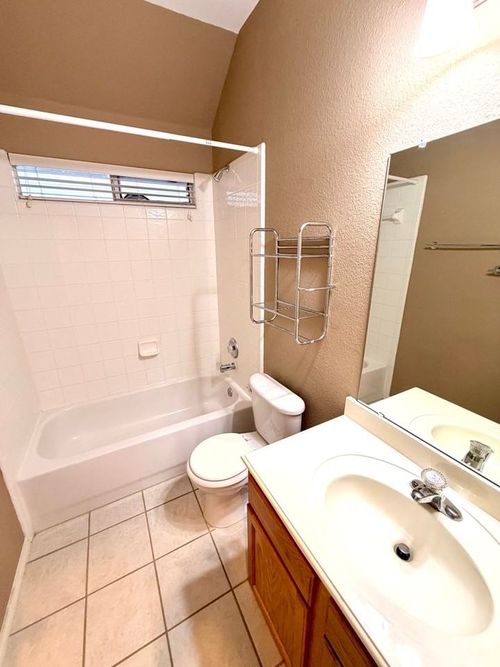 1413 Lacewing Dr - Photo 7 of 12