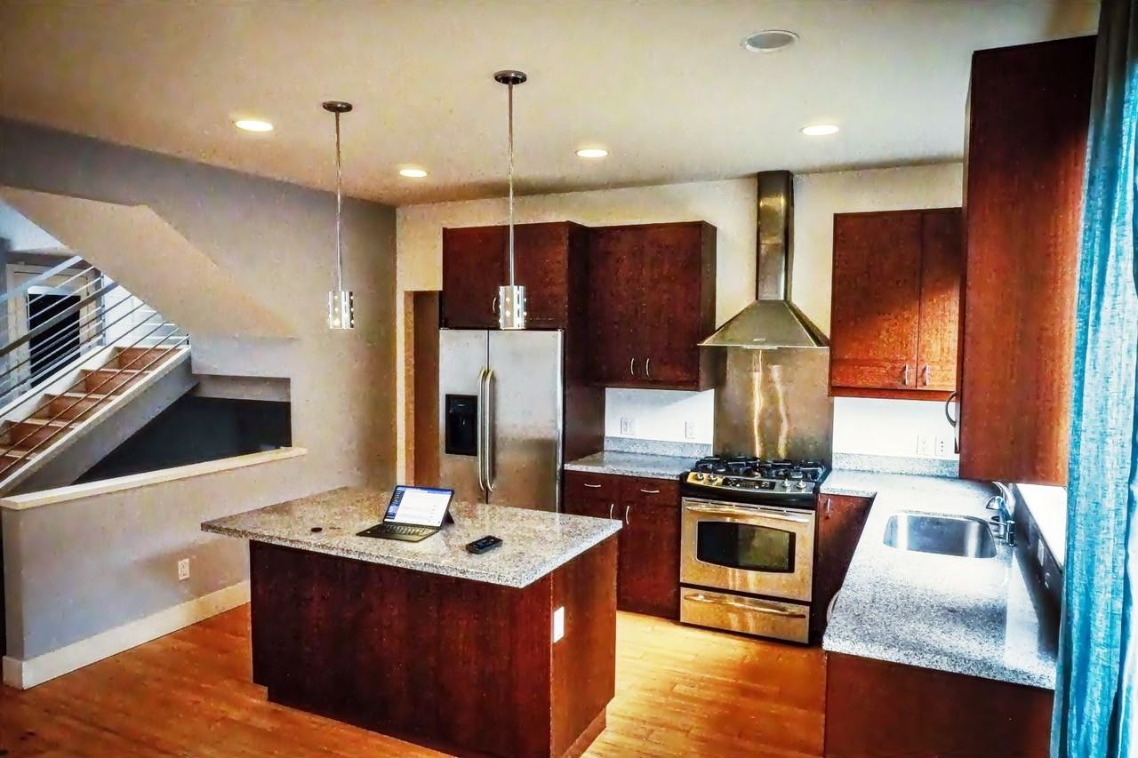 3415 Haven St - Photo 4 of 33