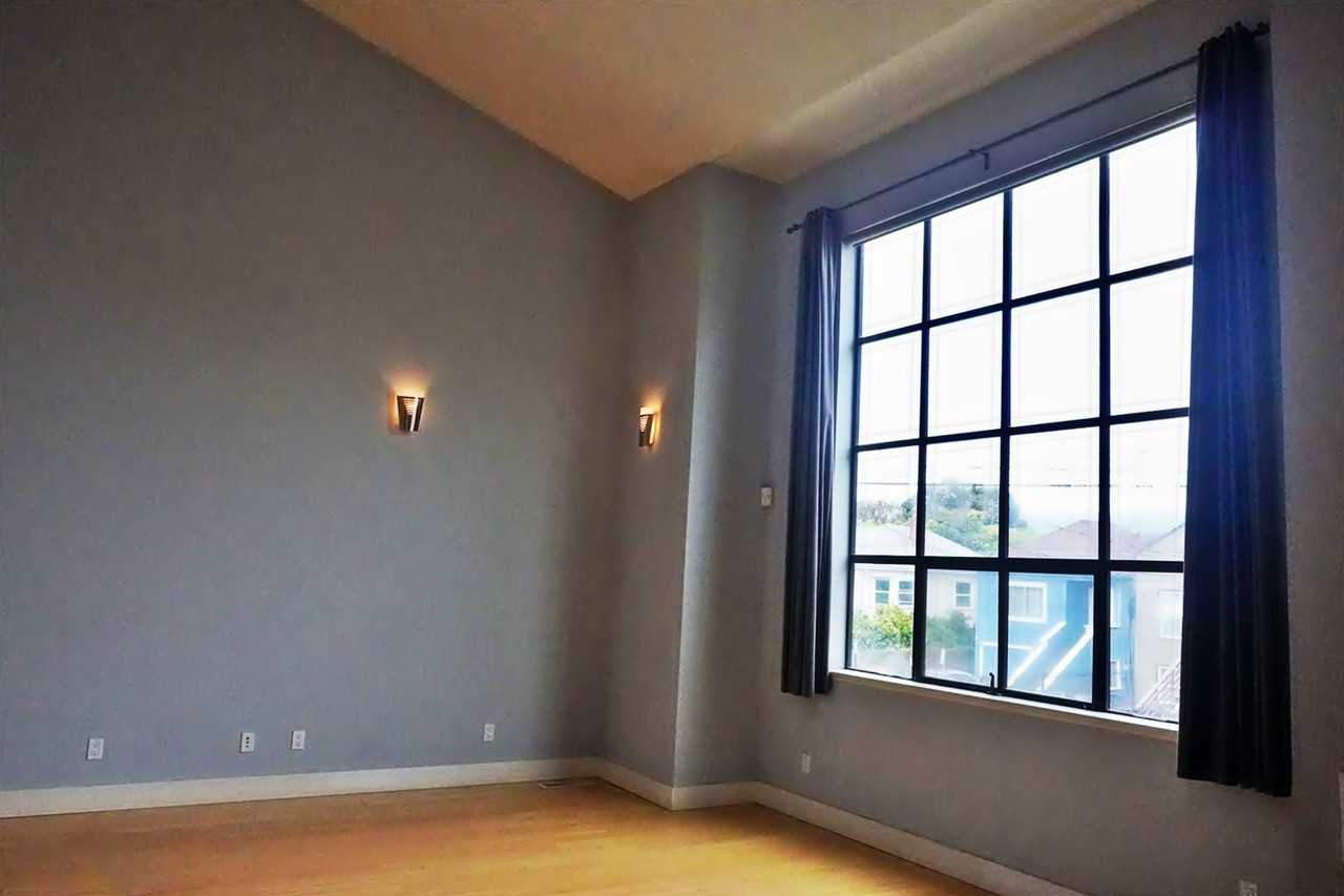 3415 Haven St - Photo 5 of 33