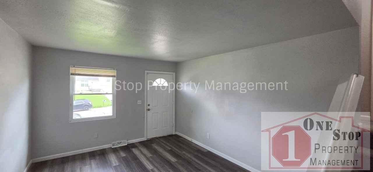 18814 E 18th St N - Photo 4 of 21