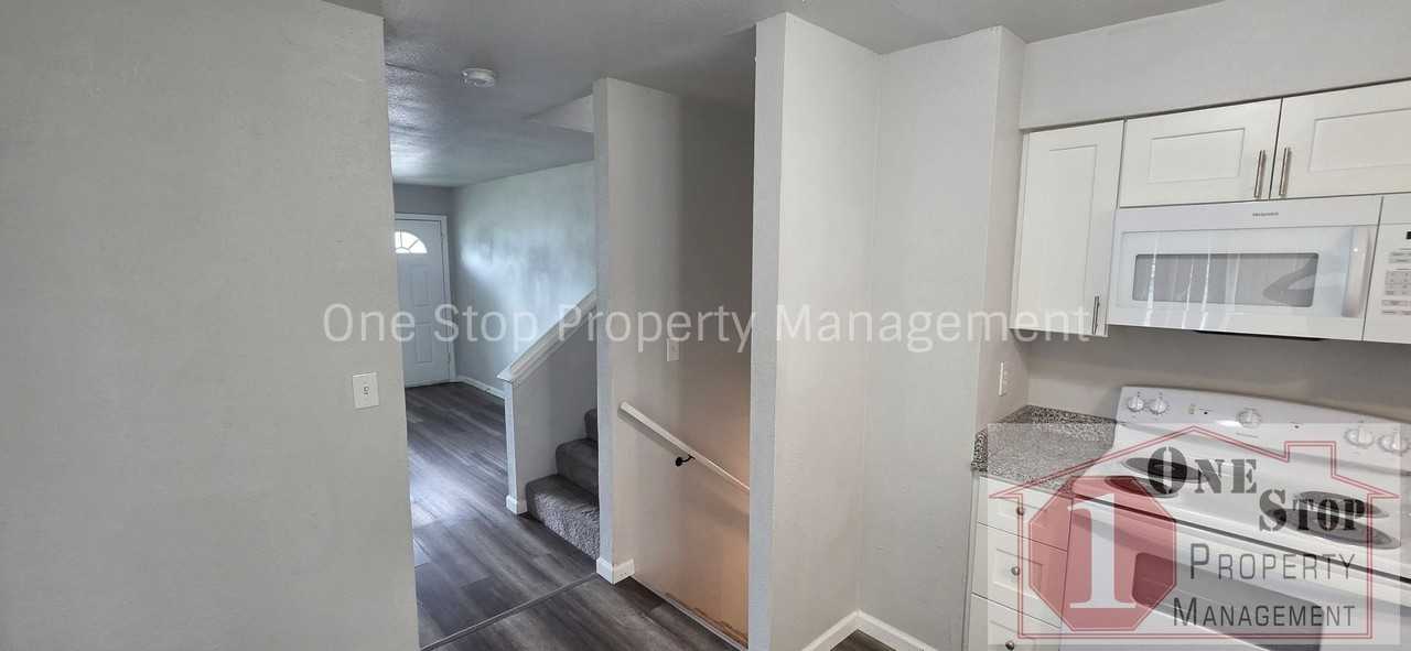 18814 E 18th St N - Photo 6 of 21