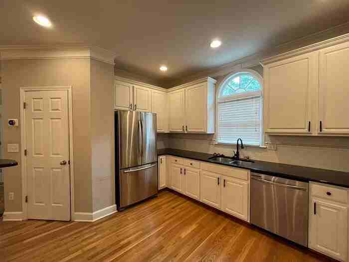 3264 Tomeh Way - Photo 6 of 24