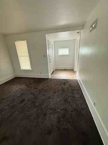 1523 Sw Western Ave - Photo 6 of 13