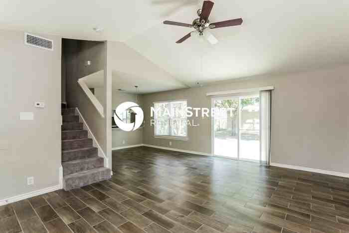 10239 Raven Field Dr - Photo 4 of 17
