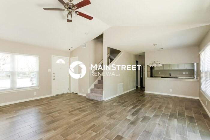 10239 Raven Field Dr - Photo 5 of 17