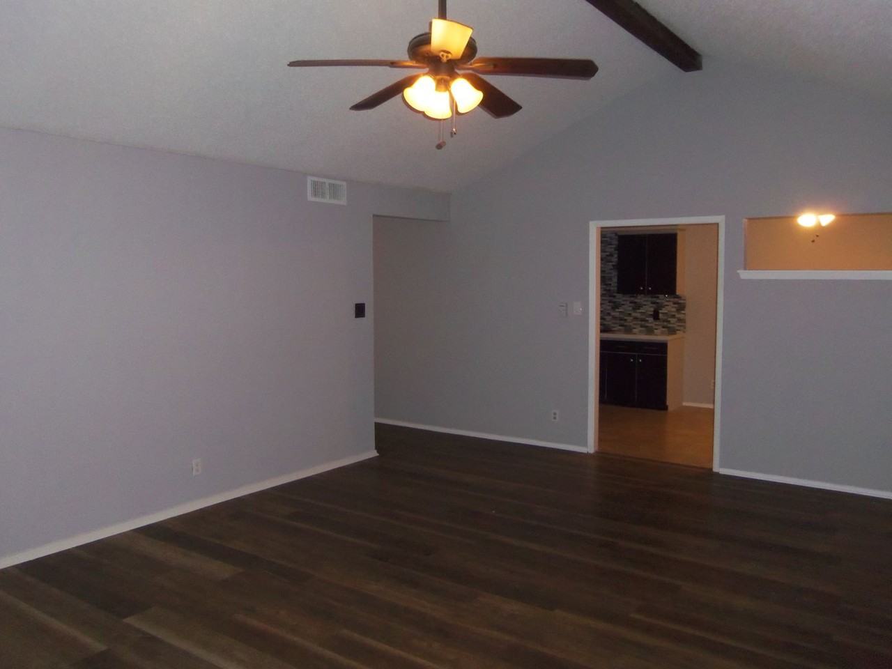 11506 Murcia Dr - Photo 5 of 18