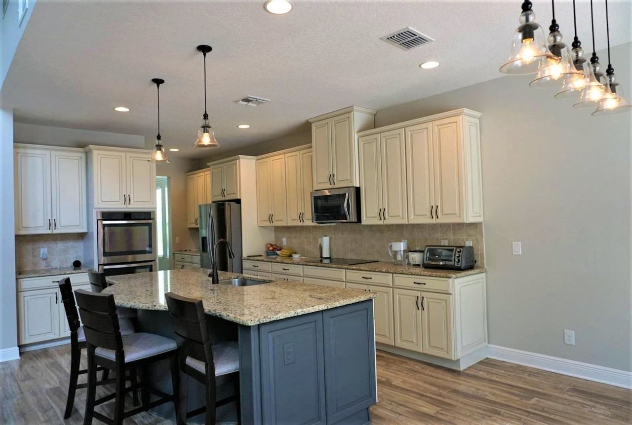 4207 Oak Lodge Way - Photo 3 of 37