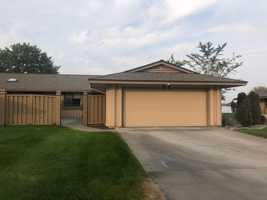 featured image of 807 Westshore Dr Ne Apt B5