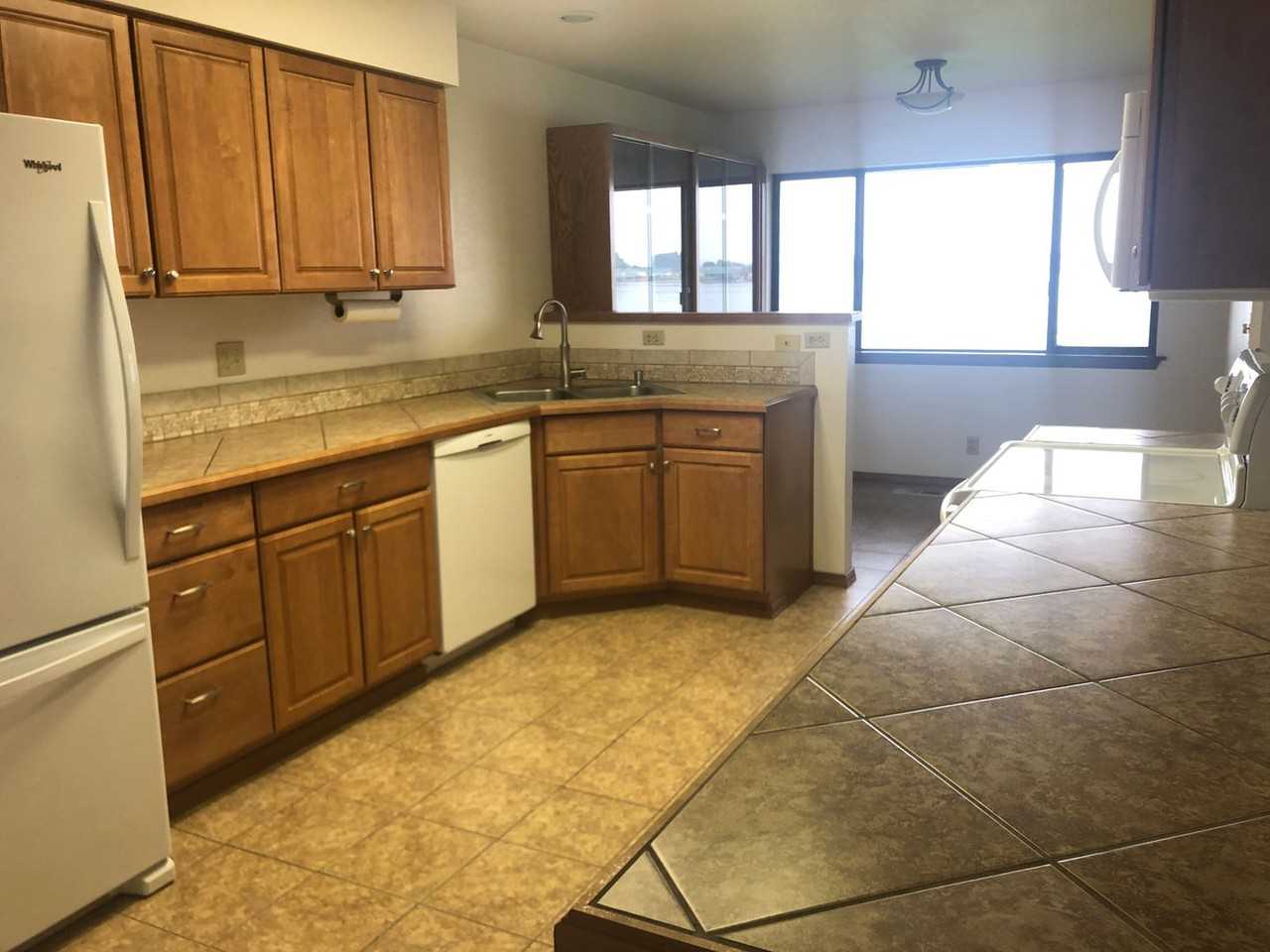 807 Westshore Dr Ne Apt B5 - Photo 6 of 14