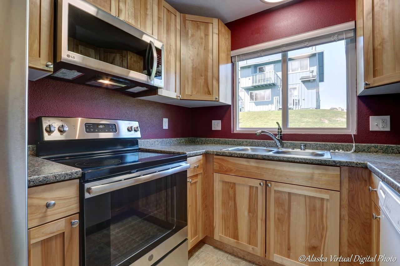 9220 Glenn Haven Dr #8 - Photo 6 of 20