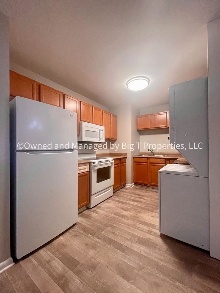 16 Taylor Dr - Photo 2 of 13