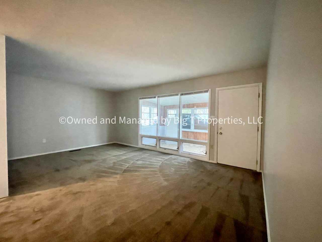 16 Taylor Dr - Photo 4 of 13