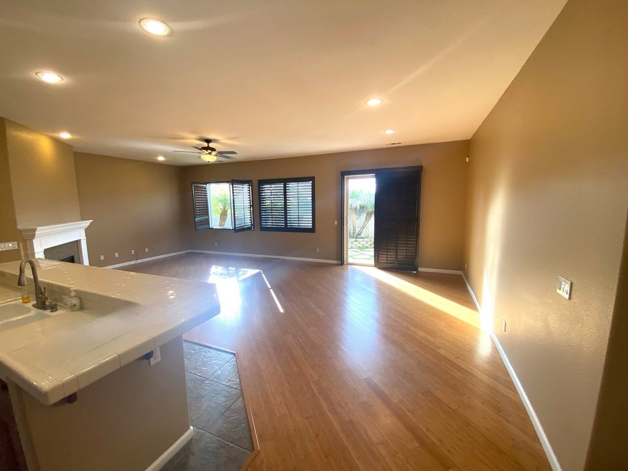 2527 Elliott St - Photo 5 of 12