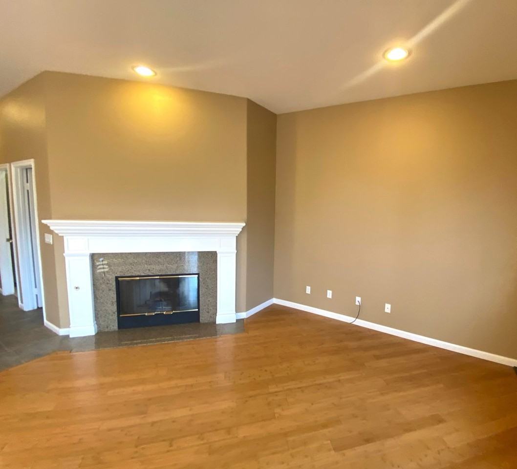 2527 Elliott St - Photo 6 of 12