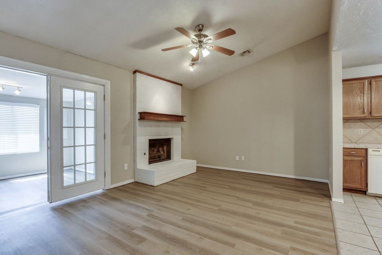 12316 Sw 14th St - Photo 6 of 37