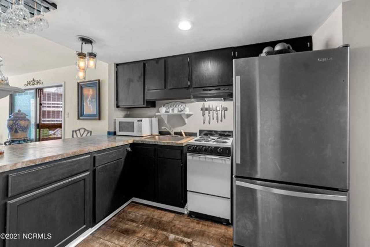 6119 Harbourside Dr - Photo 4 of 17