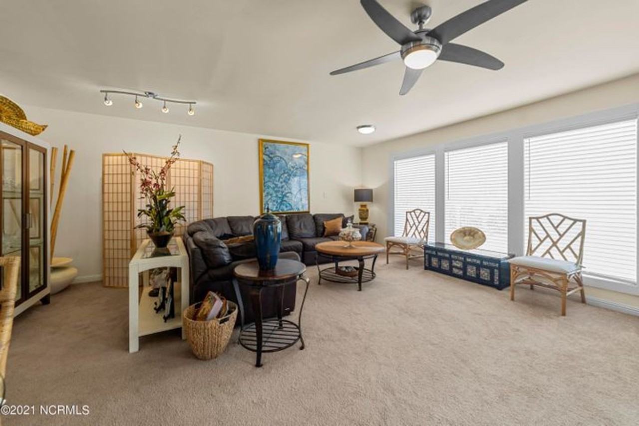 6119 Harbourside Dr - Photo 5 of 17