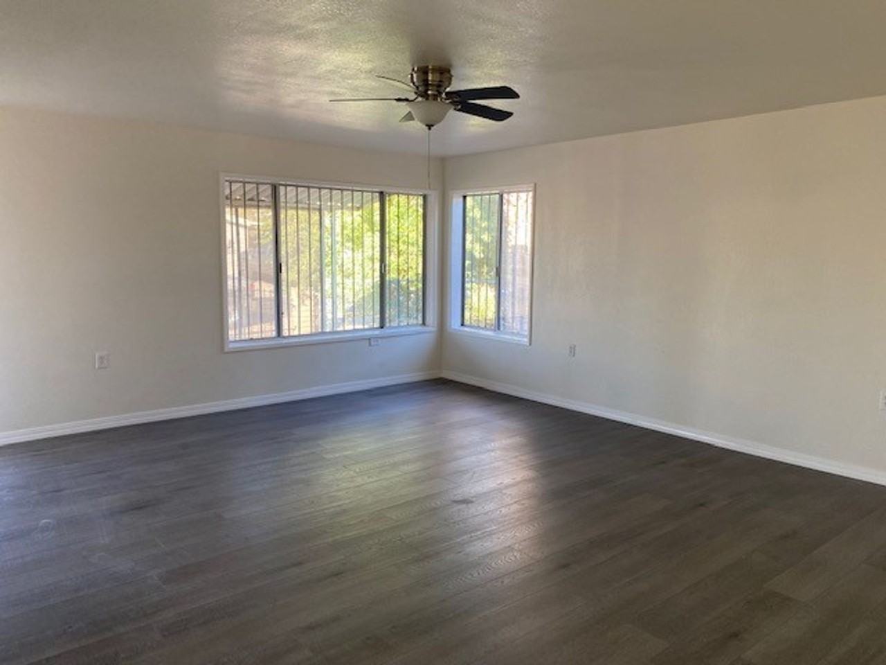 1460 Tonto Dr - Photo 6 of 30