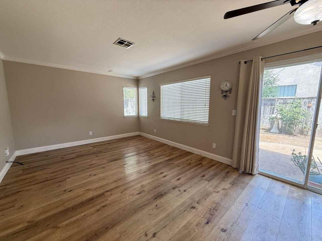845 Shelborne Dr - Photo 3 of 13