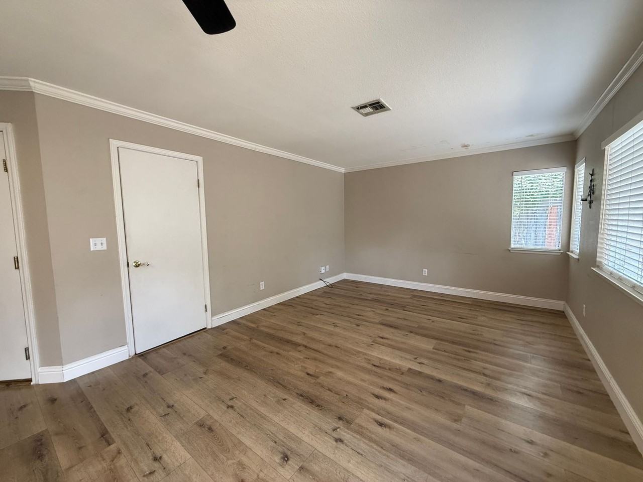 845 Shelborne Dr - Photo 4 of 13