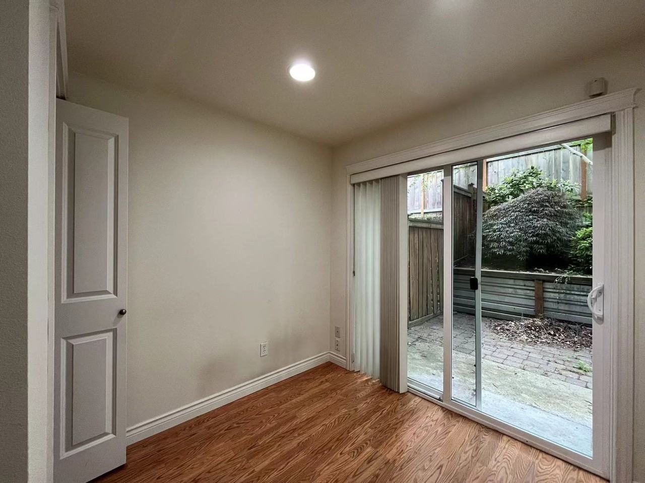 1428 Nw 59th St - Photo 6 of 26