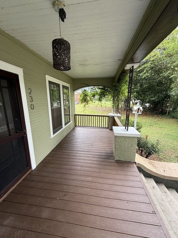 230 Grand Ave - Photo 5 of 28