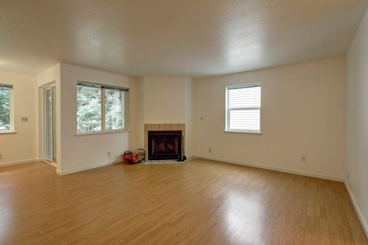 4231 Ne 5th St #D203 - Photo 3 of 16