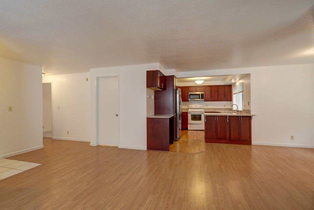 4231 Ne 5th St #D203 - Photo 5 of 16