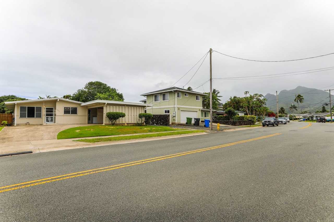 613 Papalani St - Photo 2 of 50