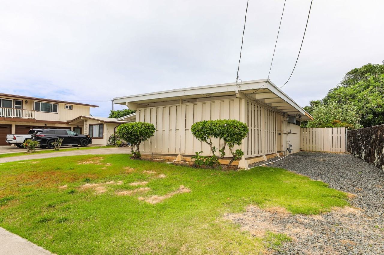613 Papalani St - Photo 4 of 50