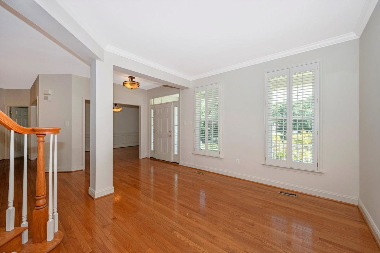 6657 S Clifton Rd - Photo 4 of 50