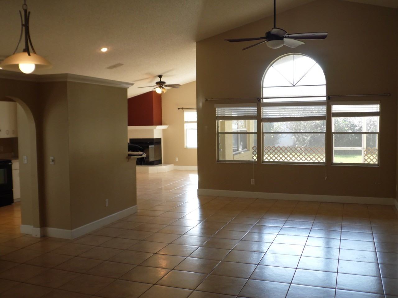 11020 Felton Ct - Photo 4 of 17