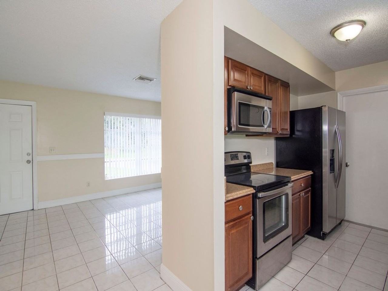 650 Se Evergreen Ter - Photo 2 of 33