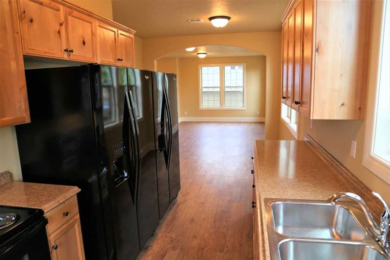 2941 Sw Morris Ave - Photo 4 of 22