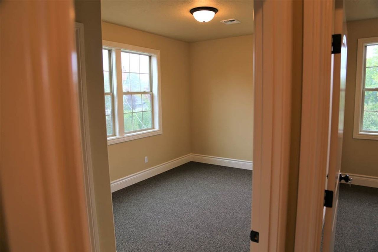 2941 Sw Morris Ave - Photo 7 of 22