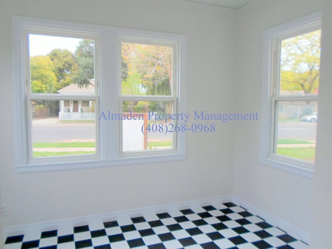 1619 Lincoln Ave - Photo 4 of 9