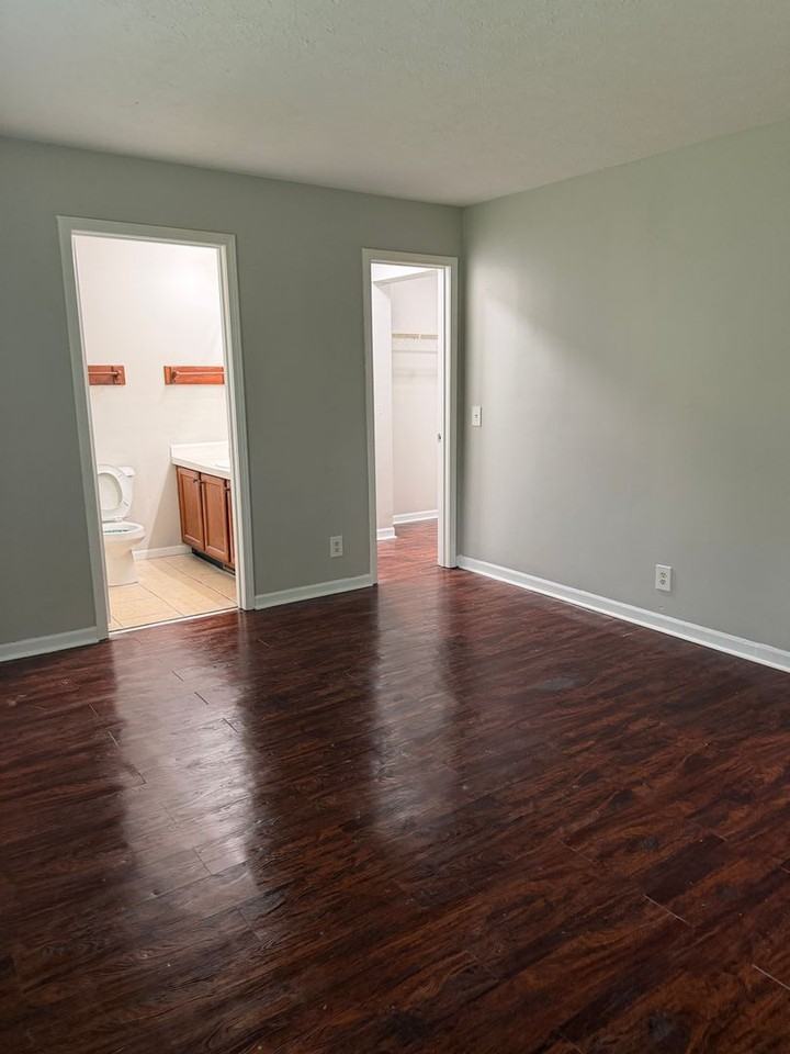 2410 Adams St - Photo 4 of 14