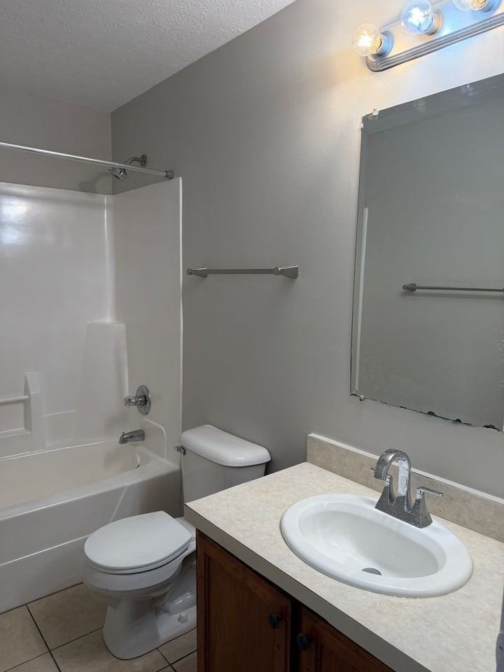 2410 Adams St - Photo 6 of 14