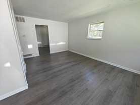 647 W Franklin St - Photo 1 of 1