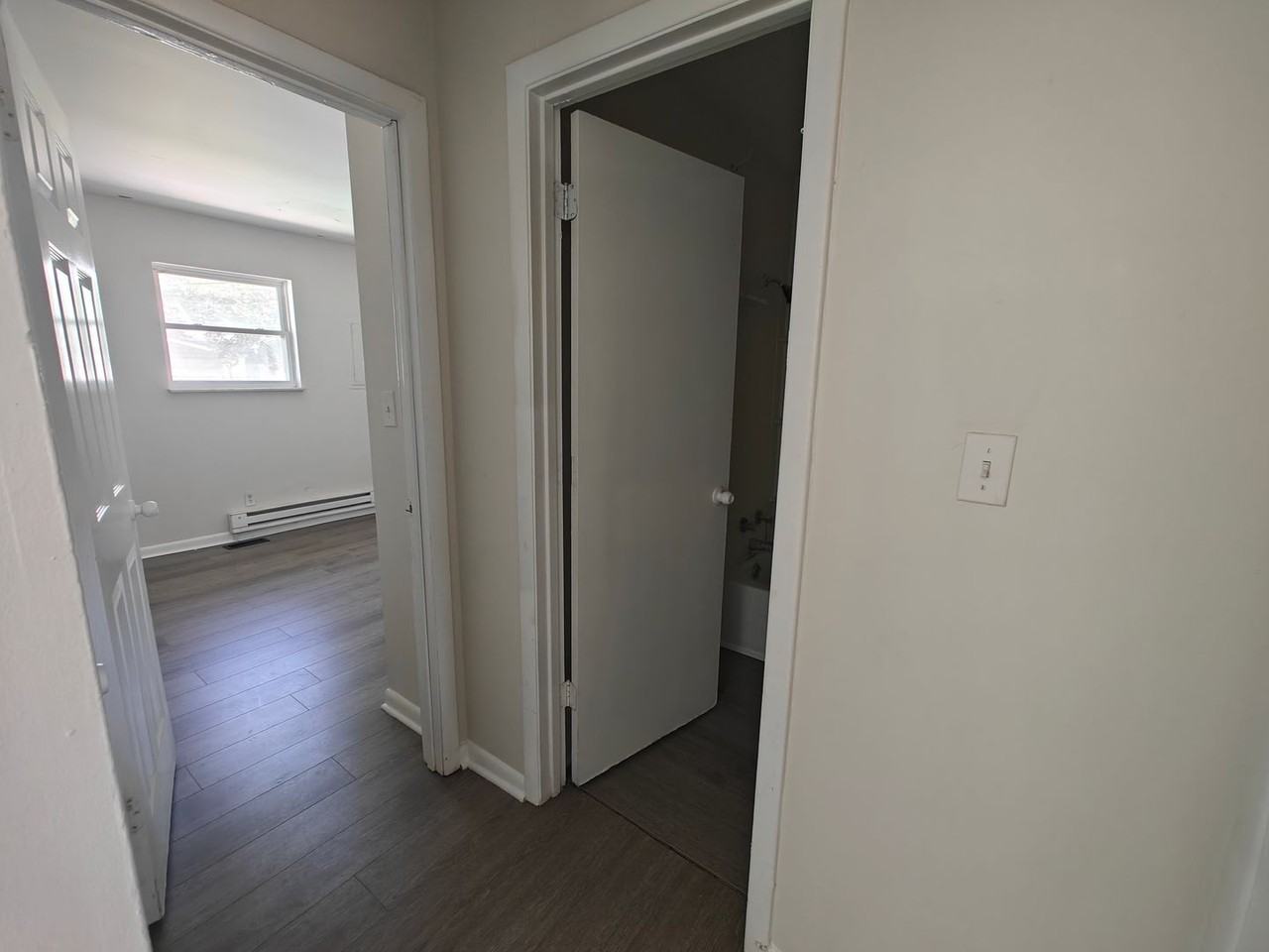 647 W Franklin St - Photo 3 of 10