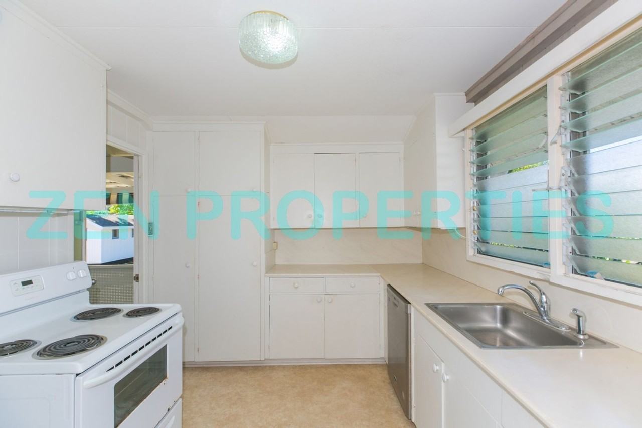 5616 Kawaikui St - Photo 2 of 50