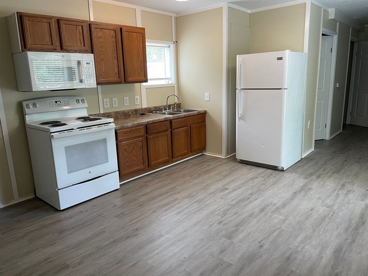1018 Alandale Pl Se - Photo 5 of 21