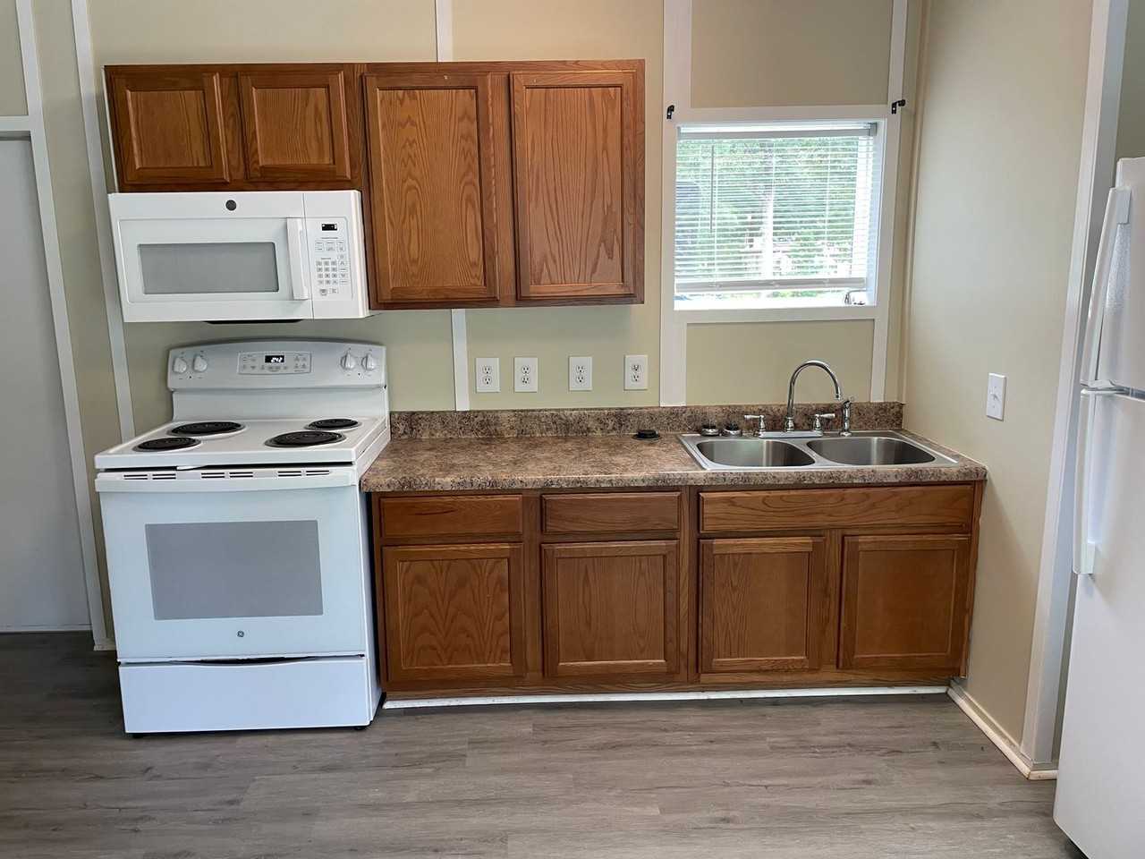 1018 Alandale Pl Se - Photo 6 of 21