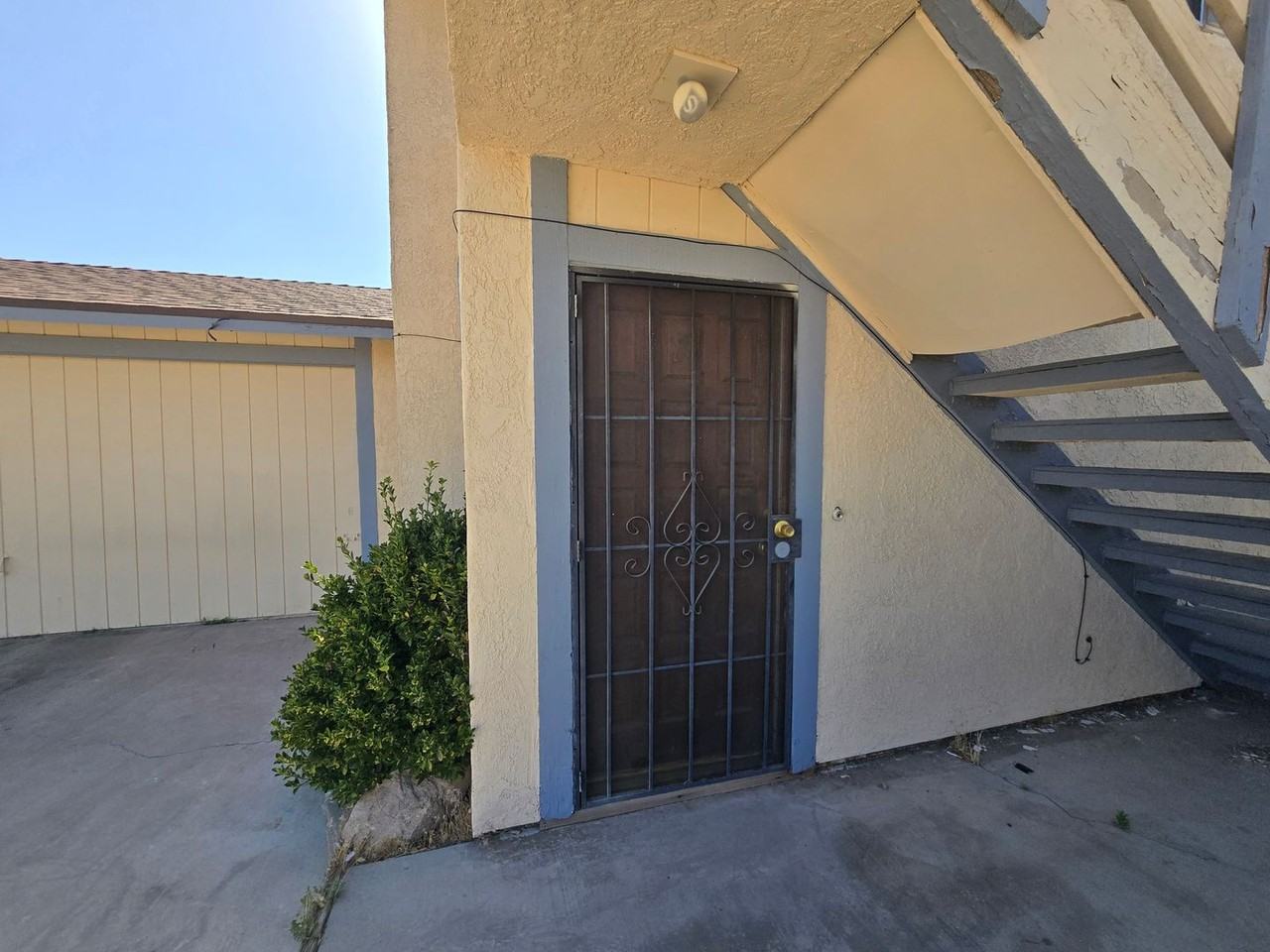 920 Place 920 W Alene Ave - Photo 4 of 12
