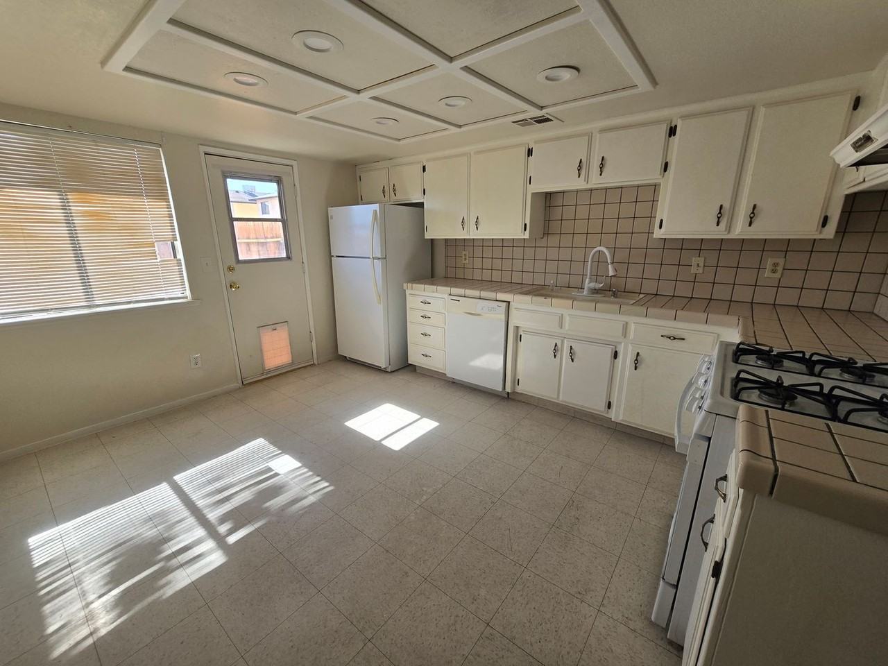 920 Place 920 W Alene Ave - Photo 6 of 12