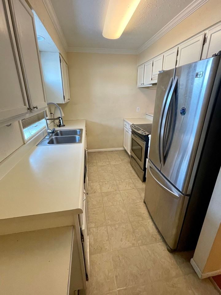 1701 2nd Ave #17 - Photo 5 of 28